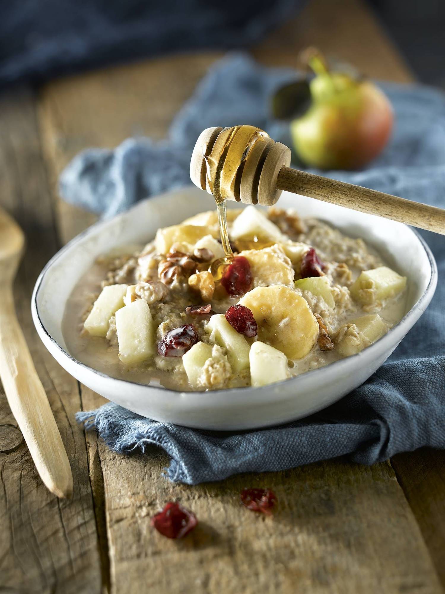 Desayuno saludable: receta de muesli de avena con ara´ndanos. 