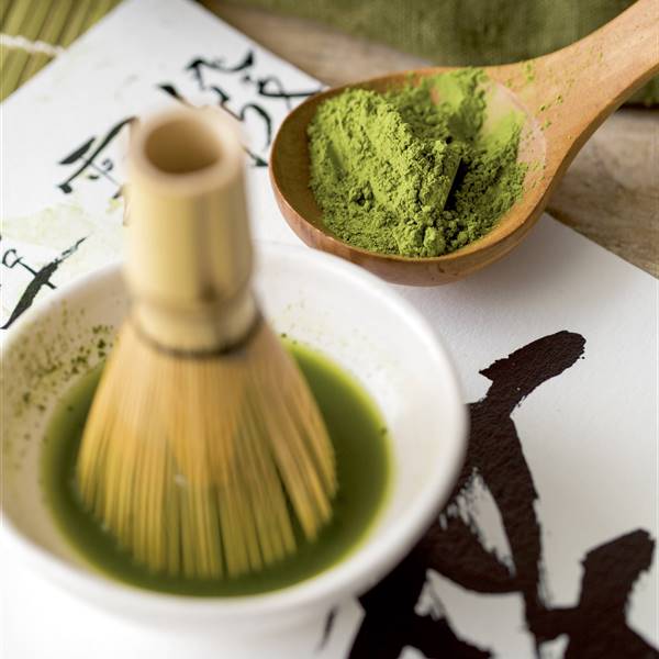 Té matcha: qué es, propiedades, beneficios y dos recetas deliciosas para tomarlo