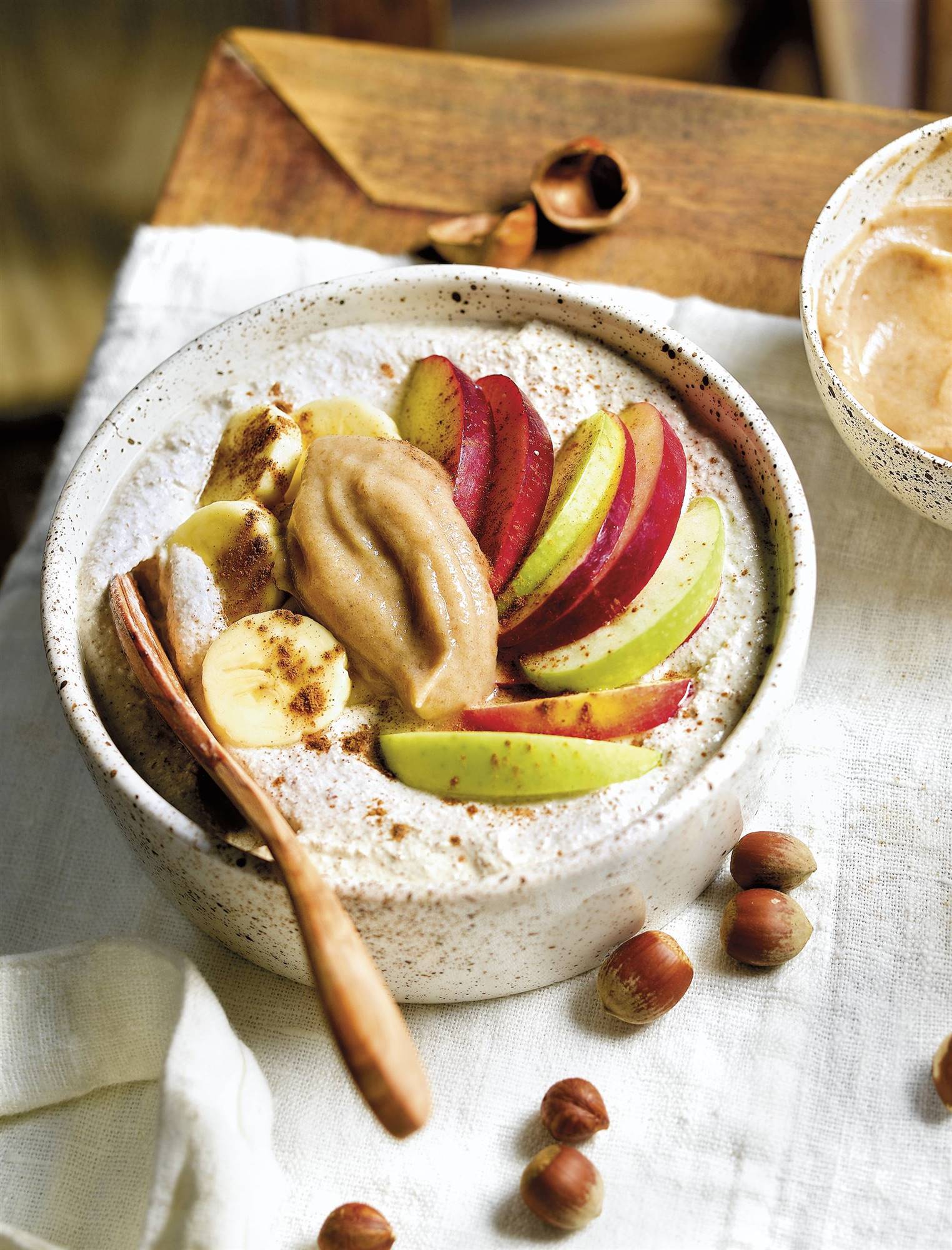 Desayunos saludables: receta de yogur de avellanas y vainilla. 